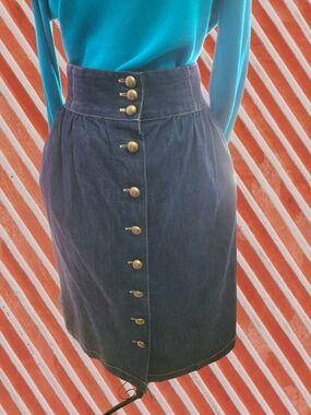 High-Waist Dark Denim Button-Front Skirt - Navy